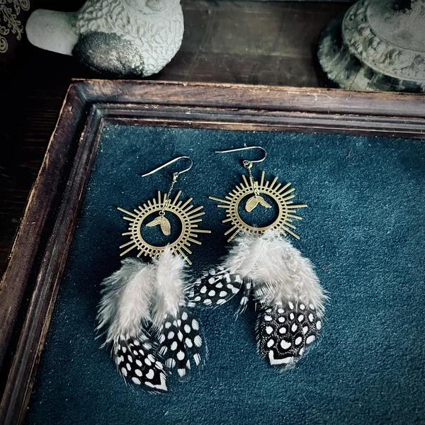 ハンドメイド作品「聖なる手羽先イヤリング／ピアス」