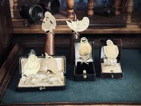 「布で遊ぶ小鳥たち　〜かくれんぼスカーフリング〜」着用・展示イメージ