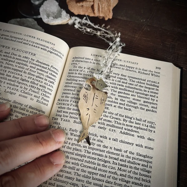 ハンドメイド作品「干からびブックマーク」