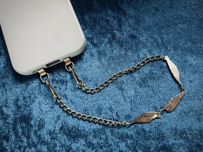 ハンドメイド作品「切れない絆のペンギンストラップ」